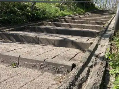Die Treppe am Bookholzberger Bahnhof geh&ouml;rt zu den Bereichen, die umgestaltet werden sollen.