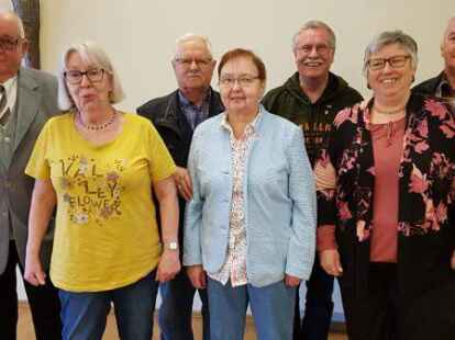 Der VdK-Ortsverband Wildeshausen hat den Vorstand einstimmig im Amt best&auml;tigt: (von links) Manfred Honka, Monika Honka, Gerd Protzel, Gerda Protzel, Hans-Georg Meier, Sabine Herdel und Dietmar Heider.