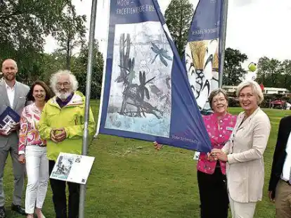 Preisvergabe in Bad Zwischenahn (v.l.): Anke Wragge, Kurdirektor Dr. Norbert Hemken, Anna Martin, Walter Rockenbauch, Christa Heus, Landr&auml;tin Karin Harms und B&uuml;rgermeister Henning Dierks.