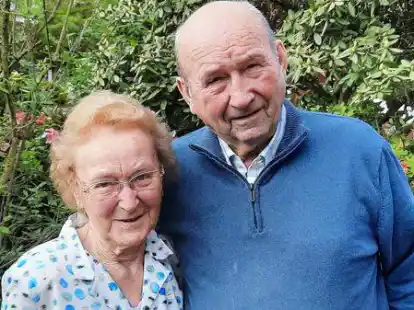 Gerda und Kurt Sylvester feiern das Fest der Gnadenhochzeit: Das Gristeder Ehepaar ist seit 70 Jahren verheiratet. Die beiden kennen sich bereits seit der Schulzeit.