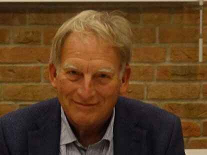 Wolfgang Kellner war 13 Jahre lang hauptamtlicher B&uuml;rgermeister der Stadt Leer. Am 20. Mai stellt er sein neustes Buch &bdquo;Vergiftetes Denken&ldquo; vor.  Foto: Privat