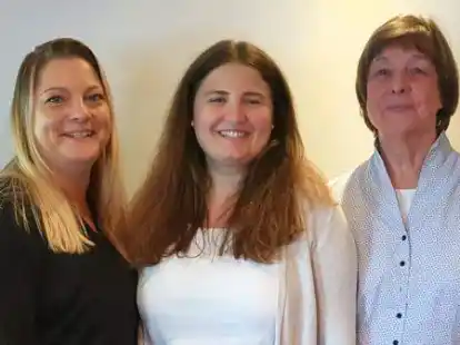 Dieses Trio leitet ab nun als Team den Landfrauenverein Streek: (von links) Julia Addicks, Jaqueline Schallenberg und Gabriele Fastbinder.