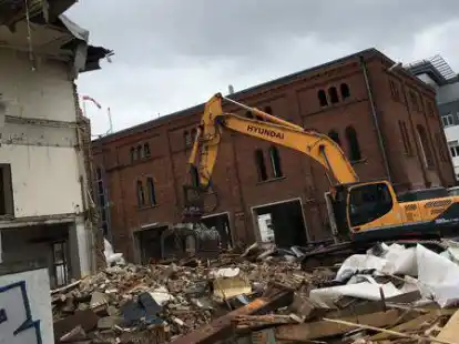 Abriss statt Erhalt: Die Wagenremise an der Auguststra&szlig;e ist nur ein Beispiel f&uuml;r wenig nachhaltige Stadtplanung.