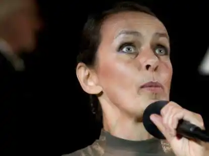 Gabriele Banko tritt am Freitag, 10. Juni, im Heye-Saal in Elsfleth mit ihrem Programm &bdquo;Nur wer genie&szlig;t, ist auch genie&szlig;bar!&ldquo; auf.