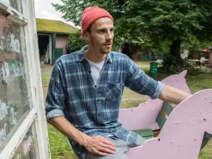 Das &bdquo;ZDF Magazin Royal&ldquo; deckte die Maskenaff&auml;re um den Gr&uuml;nder des Kliemannlandes, Fynn Kliemann, auf. Sein negatives Handeln wirke sich auch auf den Kreativhof in R&uuml;spel aus.