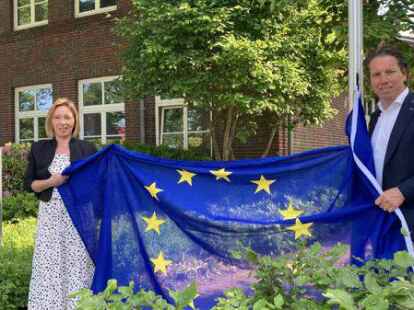 Den europ&auml;ischen Gedanken im Sinn: Stellvertretende Schulleiterin Claudia Kruhl und Lars Murra, Leiter der Beruflichen Gymnasien.