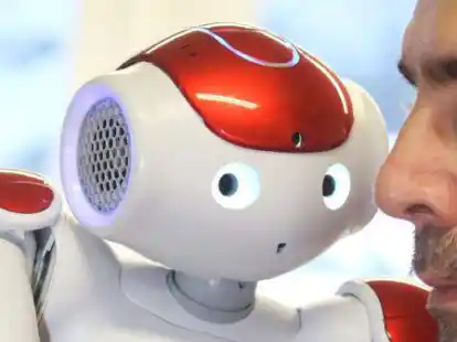 Zum Auftakt der Veranstaltungsreihe fragt das Schlaue Haus bei Prof. Dr.-Ing. Frank Wallhoff der Jade Hochschule nach, wie sich die Forschung zur K&uuml;nstlichen Intelligenz in den vergangenen Jahren entwickelt hat.