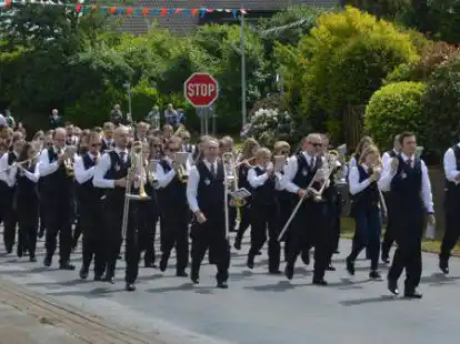Der Musikverein Lindern unter Leitung von Philipp Hemmen (hier beim Festmarsch) belegte bei den Wertungsspielen den zweiten Platz.