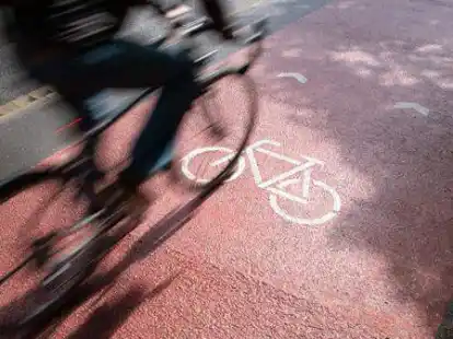 In Bar&szlig;el soll es laut Verkehrskommission des Landkreises vorerst keine roten Rad&uuml;berwege an Stra&szlig;en geben.