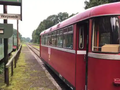 Halt in Worpswede: Die Museumsbahn geht auf gro&szlig;e Tour.