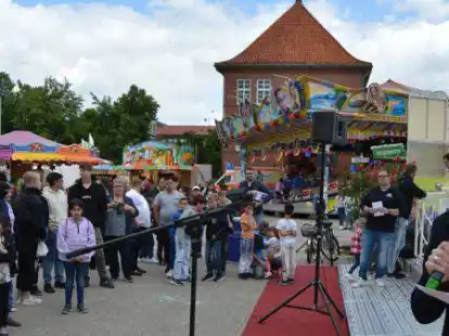B&uuml;rgermeister Neidhard Varnhorn hat den 71. Junimarkt in Cloppenburg er&ouml;ffnet