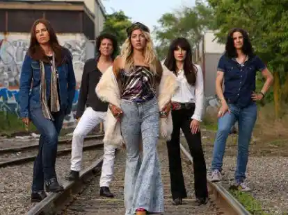 <p>Die Rockband Jane Lee Hooker ist normalerweise auf den gro&szlig;en B&uuml;hnen dieser Welt unterwegs. Im Begu-Garten Lemwerder spielen sie &bdquo;umsonst und drau&szlig;en&ldquo;.</p>