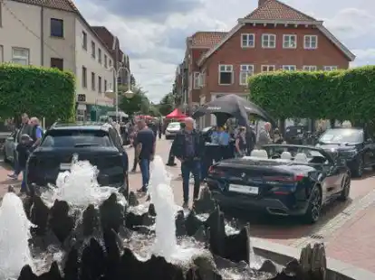 Die Westersteder Innenstadt als Open-Air-Ausstellungsgel&auml;nde f&uuml;r die verschiedensten Fahrzeuge: Viele Besucher aus der ganzen Region besuchten den Autofr&uuml;hling.