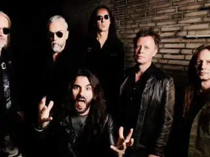 Die Band The Unity mit dem Nordenhamer Schlagzeuger Michael Ehr&eacute; (rechts) ist am 27. und 28. Mai in der Jahnhalle zu Gast.