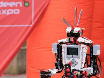 Der &bdquo;Robot Code&ldquo; ist eines der Exponate bei der Roadshow der IdeenExpo.