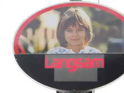 In dem rot eingef&auml;rbten Bereich auf der Hauptstra&szlig;e soll nun dauerhaft Tempo 30 gelten.