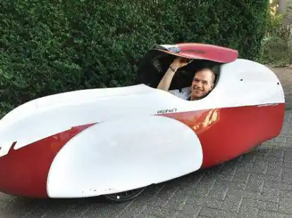 Nur durch Muskelkraft wird das Velo-Mobil angetrieben. Lars Bathke-L&uuml;ers hat sich bewusst f&uuml;r dieses Gef&auml;hrt entschieden, mit dem er regelm&auml;&szlig;ig von Oldenburg nach Vechta f&auml;hrt: