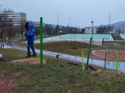 So &auml;hnlich k&ouml;nnte es in Pewsum auch bald aussehen: der Aktivpark, den die 2000 Einwohner starke Gemeinde Seeberg in Th&uuml;ringen vor wenigen Jahren errichtet hat, mit Ger&auml;ten f&uuml;r Kleinkinder bis Senioren.