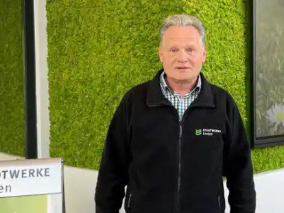 Muss derzeit viele Fragen beantworten: Wolfgang Siefkens vom Kundenzentrum der Stadtwerke.