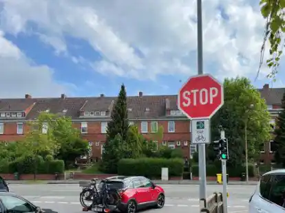 Gr&uuml;n, rot &ndash; egal: An dieser neuen Ampel d&uuml;rfen rechtsabbiegende Radfahrer die Ampel ignorieren.