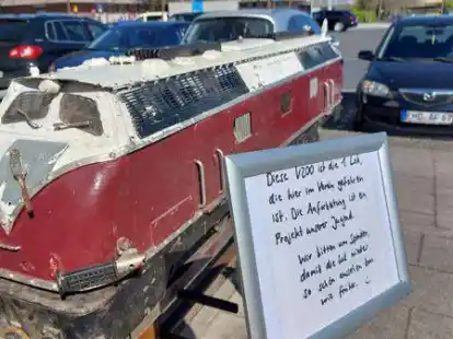 Ganz sch&ouml;n viel Patina: Diese Diesellokomotive will die Jugendgruppe der Emder Modelldampffreunde wieder auffrischen.