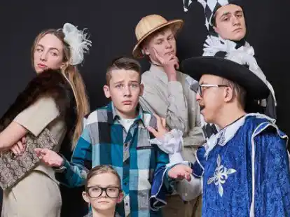 Theartic junior und Mitglieder des Erwachsenen-Ensembles der Theaterwerkstatt f&uuml;r Menschen mit und ohne Behinderung pr&auml;sentieren ihr neues St&uuml;ck &bdquo;Ohne mein Handy???&ldquo;.