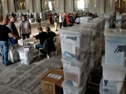 Die erste Wahl seit der Explosion im Beiruter Hafen: Der krisengesch&uuml;ttelte Libanon w&auml;hlt. Foto: Bilal Hussein/AP/dpa