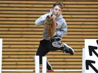 Erstmals beim Ganderkeseer Ferienpass im Programm:  &bdquo;Hobby Horsing&ldquo;. In Finnland werden in der Trendsportart sogar nationale Meisterschaften (Bild) auf dem Steckenpferd ausgetragen.