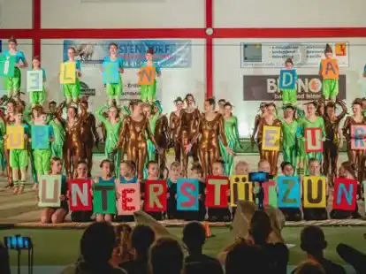 Gro&szlig;er Erfolg bei Benefizgala: Die Showakrobatinnen der &bdquo;Green Spirits&ldquo; sind zugunsten der Ukraine-Opfer aufgetreten.