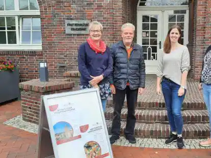 Anne zur Br&uuml;gge (von links), Dieter Wohlers, Anneke Dehne und Hille Brandt (Touristik): Sie freuen sich, dass das neue Angebot so gut angelaufen ist.