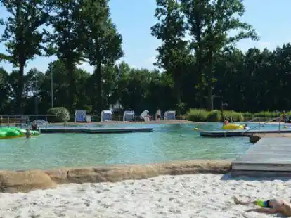 Kinder sollen, wie hier im Lastruper Naturerlebnisbad, nicht nur im Sand spielen, sondern auch richtig schwimmen k&ouml;nnen.