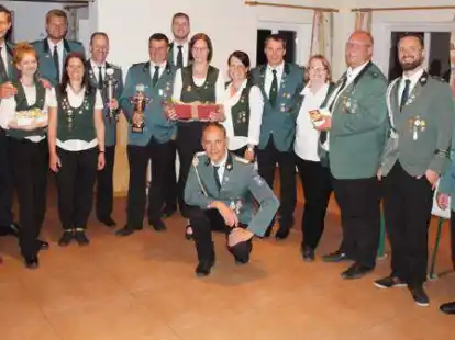 Nach der Jahreshauptversammlung wurde geschossen: Unter anderem ging es um den Ehepaarpokal und den Titel des Vereinsmeisters und der Vereinsmeisterin.