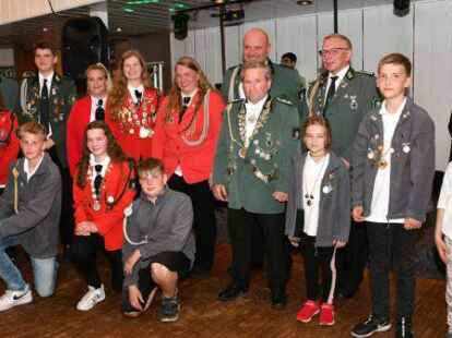 Sch&uuml;tzenfest in W&uuml;sting: Das neue K&ouml;nigshaus wurde Sonntagabend proklamiert.