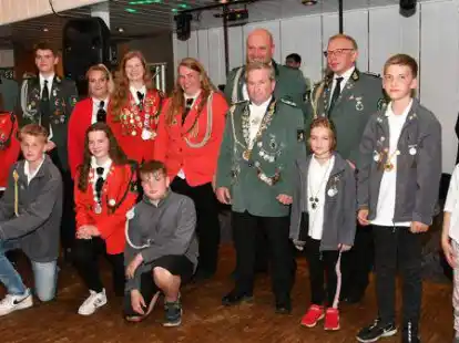 Sch&uuml;tzenfest in W&uuml;sting: Das neue K&ouml;nigshaus wurde Sonntagabend proklamiert.