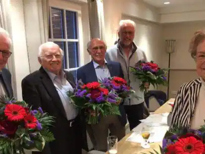 Wurden vom CDU-Gemeindeverband f&uuml;r ihre Vereinstreue geehrt (von links): Gerd Herreilers, Diedrich Kirchhoff, Gottfried Reuner, Meinhard Br&uuml;ggemann und Ahlke Schierhold.