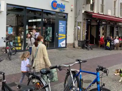 Wurde geschlossen: der 24/7-Zugang des Combi-City-Marktes an der Mottenstra&szlig;e. Dort soll etwas Neues entstehen.