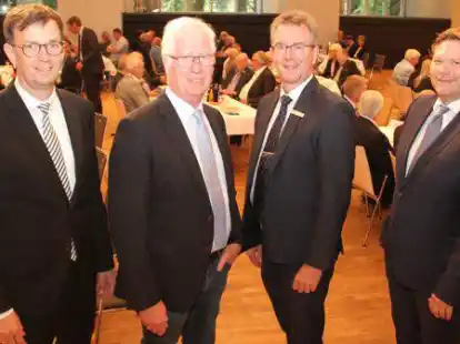 Stellten erfreulichen Zahlen vor (v.l.): J&uuml;rgen Fuhler (Vorstandsprecher), Ludger Niehaus (Aufsichtsrats-Vorsitzender), Ludger Ostermann (Vorstand) und Rainer Herbers (Vorstand).
