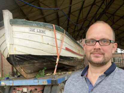 F&uuml;r &bdquo;Die Liebe&ldquo; legt er sich gerne ins Zeug: Stephan M&uuml;ller vom Verein &bdquo;Hol &Ouml;ver&ldquo; m&ouml;chte ab dem n&auml;chsten Jahr wieder Ausflugsfahrten mit dem B&ouml;rteboot anbieten.