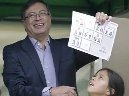 Gustavo Petro k&ouml;nnte eine Premiere in Kolumbien schaffen: den ersten Sieg eines linken Pr&auml;sidentschaftskandidaten.