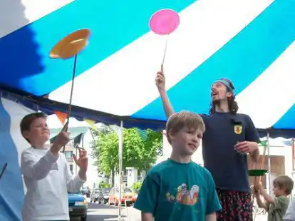 Auch die Spielefeuerwehr kommt zum Familienfest bei der Weberei.