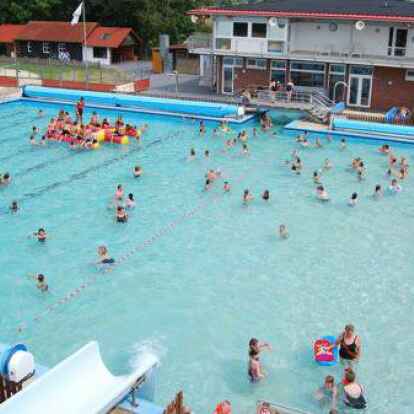 Das Friesenbad in Weener ist das einzige Freibad im Landkreis Leer.