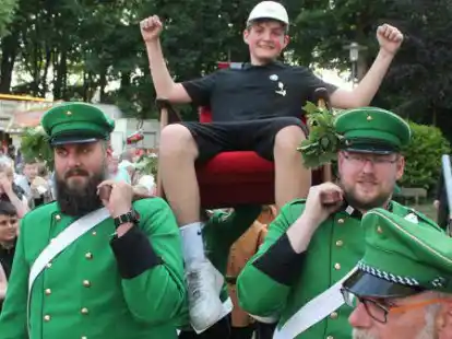 Stolzer Sieger: Lennard Wulf ist der neue Kindersch&uuml;tzenk&ouml;nig in Wildeshausen.