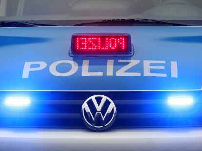 Bei einem Unfall auf der Amb&uuml;hrener Stra&szlig;e ist ein Autofahrer schwer verletzt worden.