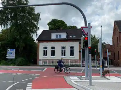 Die neuen Ampeln am Bummert in Leer sind mittlerweile in Betrieb. Trotzdem kommt es dort weiterhin zu gef&auml;hrlichen Situationen.