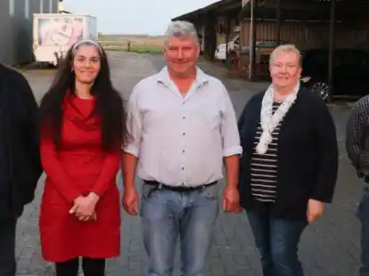 Der Vorstand mit (von links) Matthias Hadeler, Nina Cempel, Klaus Steenblock, Irmtraud H&uuml;lsmann, Martin Fr&uuml;hwacht