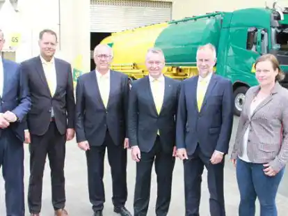 Pr&auml;sentierten die Zahlen (v.l.): Cord Schiplage, Thomas Gardewin, Engelberg Kl&ouml;vekorn, Friedhelm Sander, Hubertus Meyer und Jana Scholz.