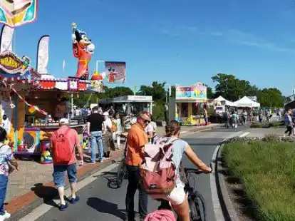 Norddeich Norddeicher Meile Markt Bauernmarkt Handwerksmarkt Festival Veranstaltung Tourismus Ocean Wave D&ouml;rper Weg