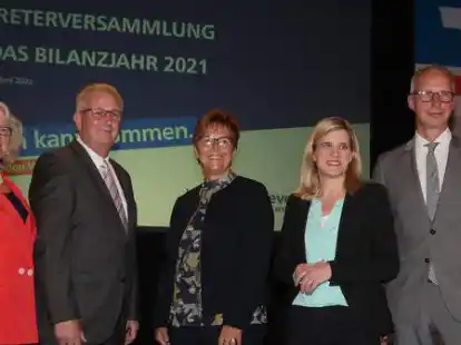 Der Voba-Aufsichtsrat: Christine Stenzel, Rainer Ufken (ausgeschieden), D&ouml;rtje Sabin, Inke Onnen-L&uuml;bben (neu hinzugew&auml;hlt) und Carsten Dirks.