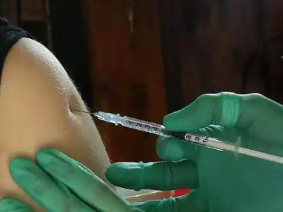 Impfungen gegen Corona sind an diesem Dienstag in der Spielscheune Burhave m&ouml;glich.