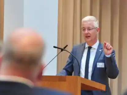 &bdquo;Auf der niederl&auml;ndischen Seite ist die Infrastruktur seit Jahren intakt &ndash; und auf der anderen Seite haben wir eine Infrastruktur aus den 1960er Jahren&ldquo;, kritisierte Matthias Groote.